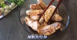 可乐鸡翅的做法步骤：2