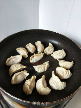 冰花煎饺的做法步骤：5