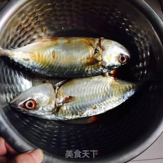 黑豆浆黄尾鱼汤的做法步骤：2