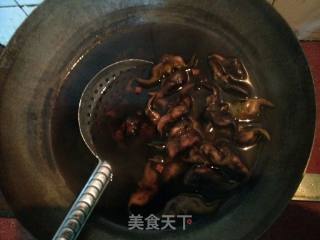 煮菱角的做法步骤：4