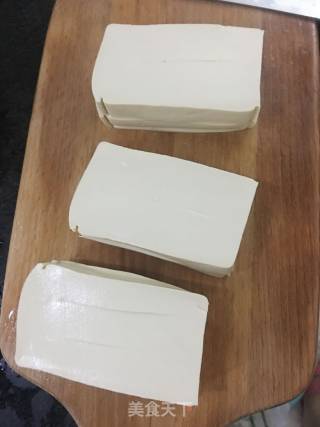 铁板豆腐的做法步骤：1