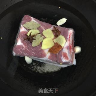 梅菜扣肉的做法步骤：4