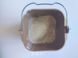 全麦芝麻餐包的做法步骤：3