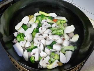 瘦肉蘑菇一锅炖的做法步骤：6