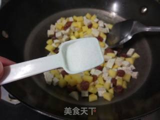 芋头土豆腊肠粒粒香的做法步骤：5