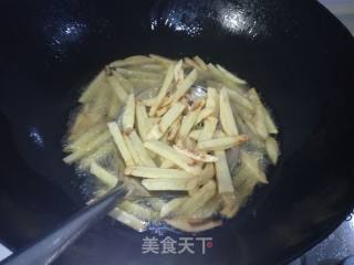 炸薯条的做法步骤：6