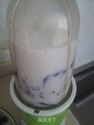 紫薯香蕉奶昔的做法步骤：2