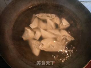 韭菜猪肉馄饨的做法步骤：7