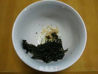 紫菜虾皮馄饨的做法步骤：1