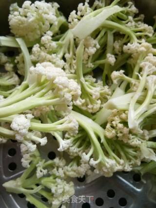 干煸菜花的做法步骤：1