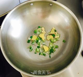 猪棒骨炖酸菜的做法步骤：5