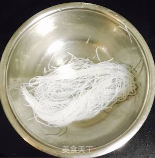 秋季滋阴润肺之猪血粉丝汤的做法步骤：4