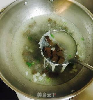 秋季滋阴润肺之猪血粉丝汤的做法步骤：8