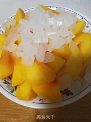 黄桃罐头的做法步骤：4