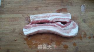 鱼香五花肉的做法步骤：1