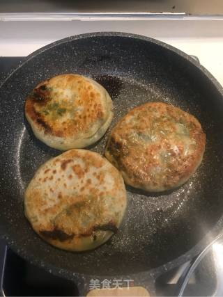 皮薄大馅猪肉韭菜鸡蛋馅饼的做法步骤：15