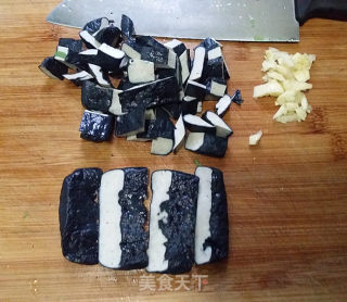 香菜臭干拌花生米的做法步骤：3