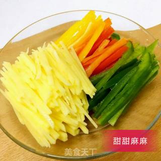 彩椒土豆丝的做法步骤：2