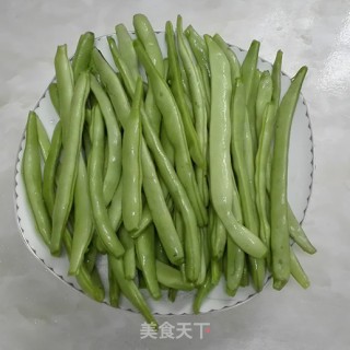 豆角炒五花肉的做法步骤：3