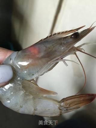 油焖大虾的做法步骤：1