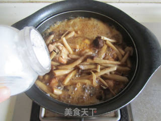 茶树菇烧鸡翅根的做法步骤：8
