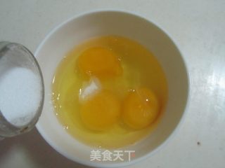 猪肚菇丝瓜炒鸡蛋的做法步骤：1