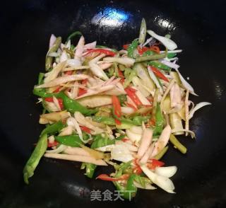 酸菜炒鸭肫的做法步骤：5