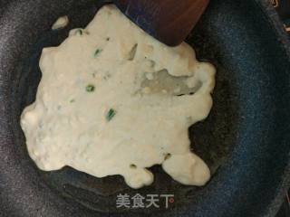 摊葱油饼的做法步骤：7