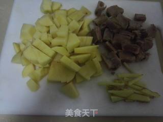 土豆冬瓜焖排骨的做法步骤：1