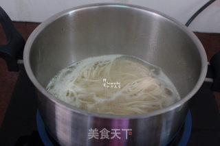爽滑鸡汤面的做法步骤：6