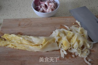 酸菜白肉的做法步骤：2