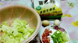 圆白菜腊肠鸡蛋面的做法步骤：1