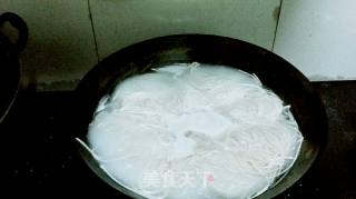 圆白菜腊肠鸡蛋面的做法步骤：5