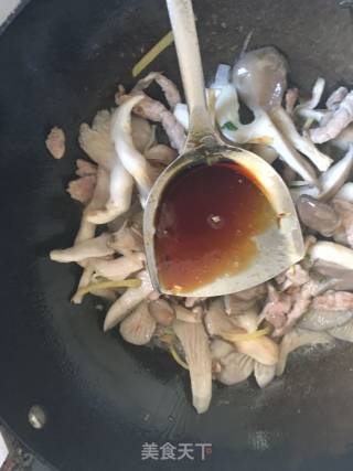 平菇炒肉的做法步骤：7