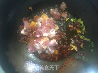 猪肉炖鸭血豆腐的做法步骤：5