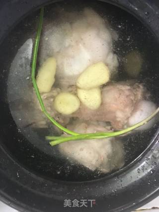 猪骨莲藕汤的做法步骤：3