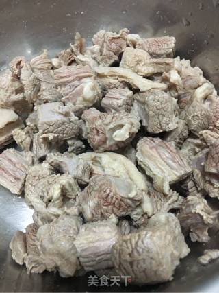 红烧牛肉面的做法步骤：2