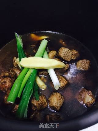 红烧牛肉面的做法步骤：3