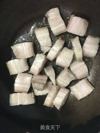 板栗红烧肉的做法步骤：7