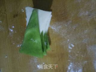 双色花卷的做法步骤：7