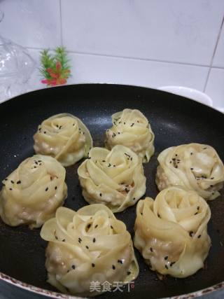 玫瑰花煎饺的做法步骤：11