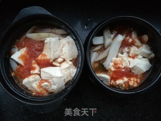 暖暖的酸汤砂锅的做法步骤：4