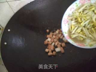 素肉炒花生苗的做法步骤：7