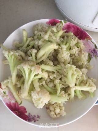 花菜炒肉片的做法步骤：5