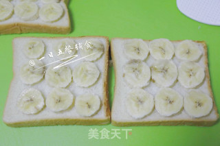 奶酪香蕉吐司的做法步骤：1