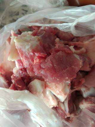 原味大骨汤的做法步骤：1