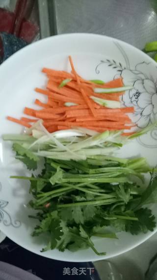 传统锅包肉的做法步骤：1