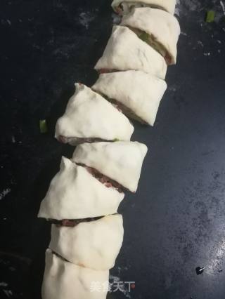 葱花香肠卷的做法步骤：10