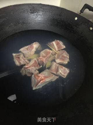 石斛麦冬炖猪扇骨的做法步骤：4