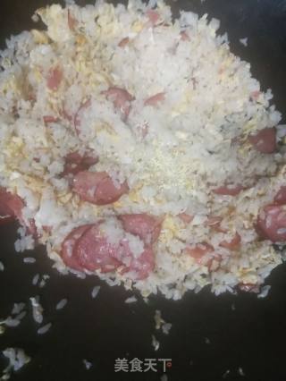 红肠蛋炒饭的做法步骤：6